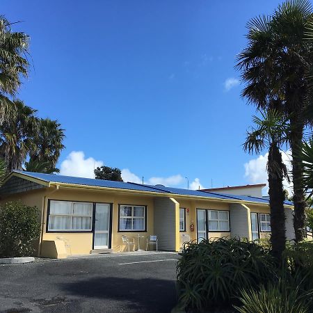 Raglan Palm Beach Motel Exterior foto