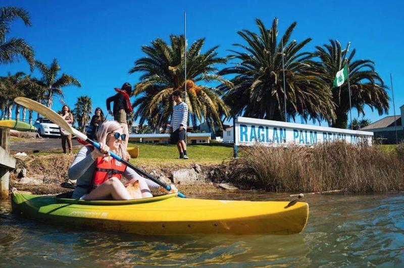 Raglan Palm Beach Motel Exterior foto