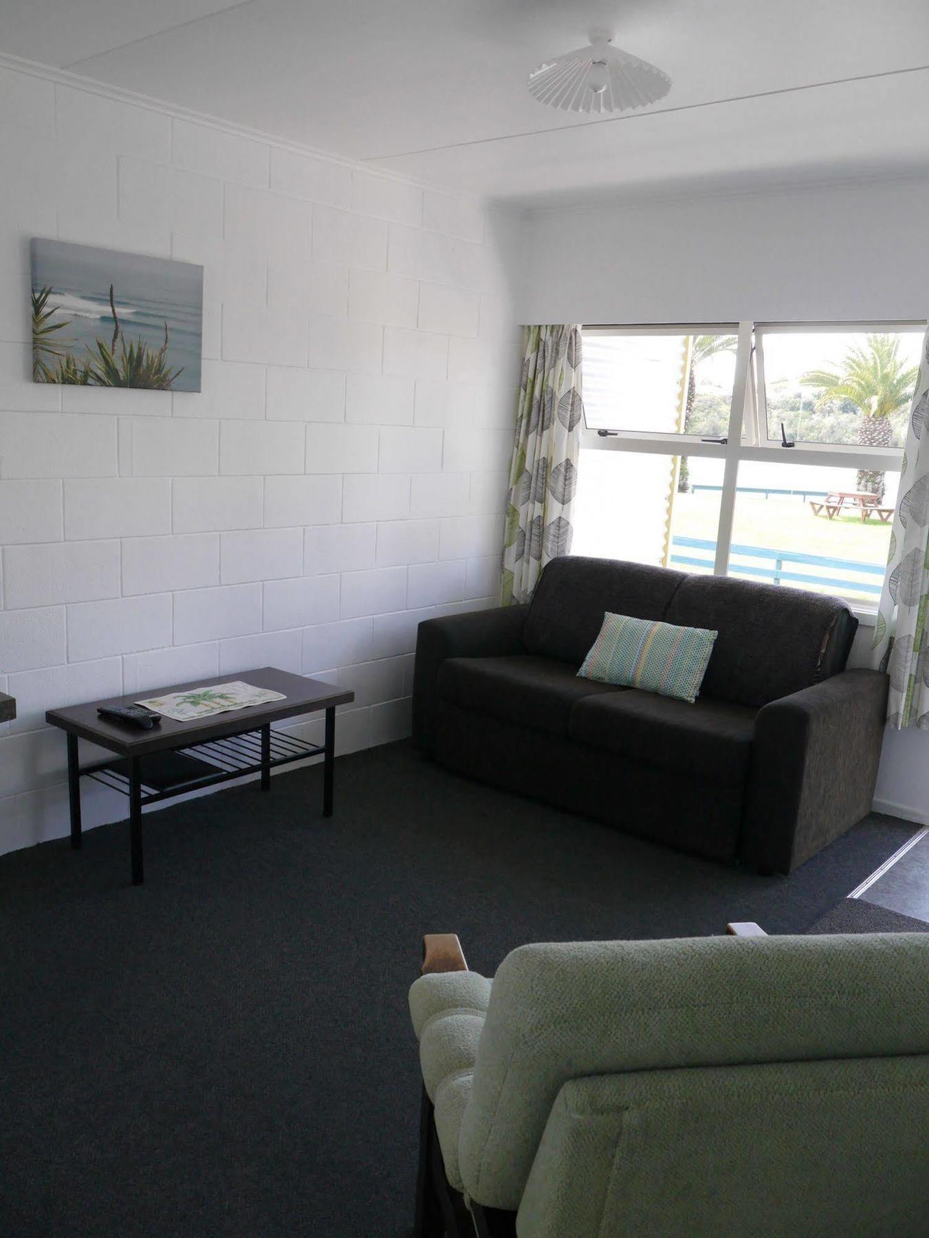 Raglan Palm Beach Motel Exterior foto
